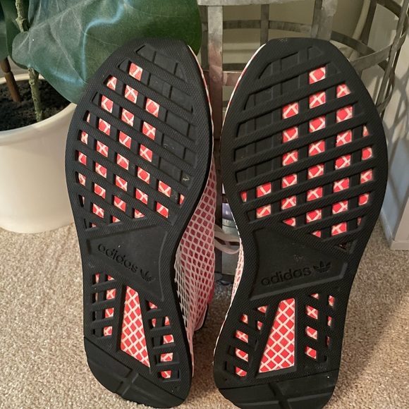 Adidas 8.5 athletic shoes - Picture 4 of 4